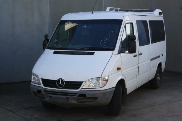 MERCEDES BENZ SPRINTER 05/2000-10/2006 LEFT FRONT DOOR VAN WHITE