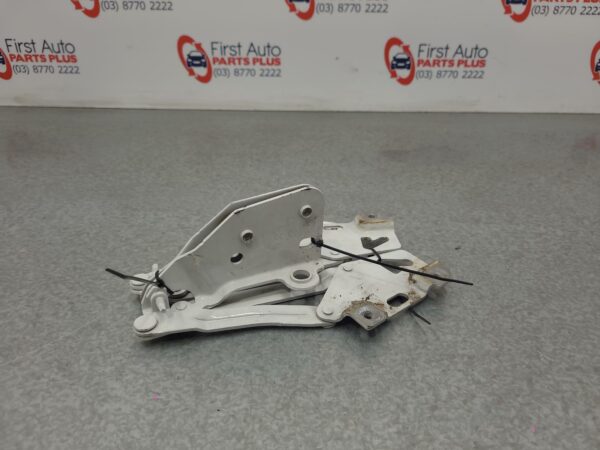 MERCEDES BENZ SPRINTER VS30 05/2018-ON PAIR BONNET HINGE/STRUT