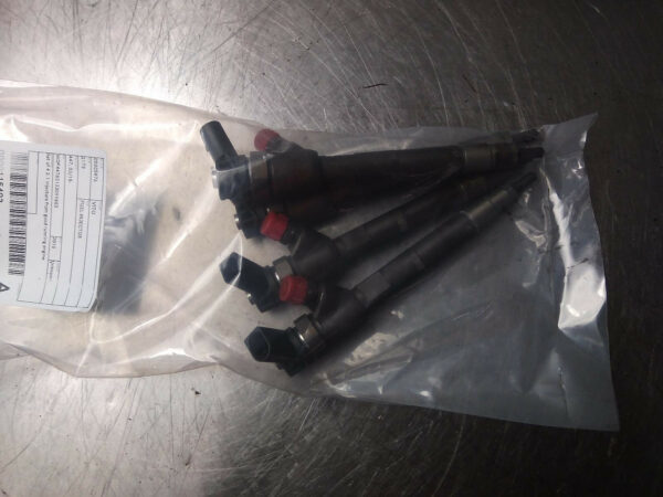 MERCEDES BENZ VITO 447 03/2015-2024 SET OF 3 FUEL INJECTORS