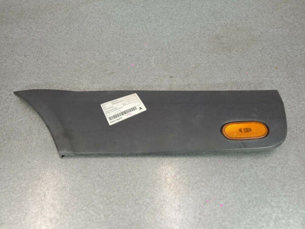 MERCEDES BENZ SPRINTER 10/2006-04/2018 LEFT BODY/DOOR MOULD BEHIND REAR WHEEL