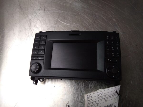 MERCEDES BENZ SPRINTER NCV3 10/2006-04/2018 STEREO HEAD UNIT ONLY SAT NAV TYPE