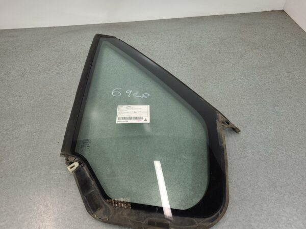 FORD TRANSIT 2001-2004 RIGHT FRONT 1/4 DOOR GLASS VH-VJ 08/01-03/04