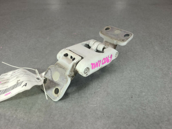 MERCEDES BENZ SPRINTER VS30 05/2018-2024 UPPER LEFT BARN DOOR HINGE 270 DEGREE