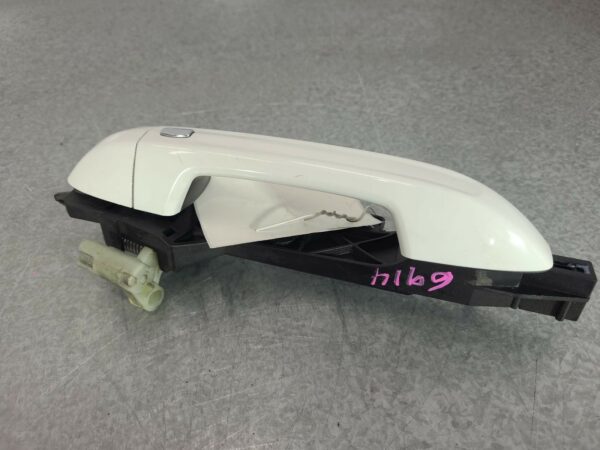 LDV DELIVER 9 2020-2024 DOOR HANDLE OUTER, LH FRONT, COLOUR CODED, 07/20-