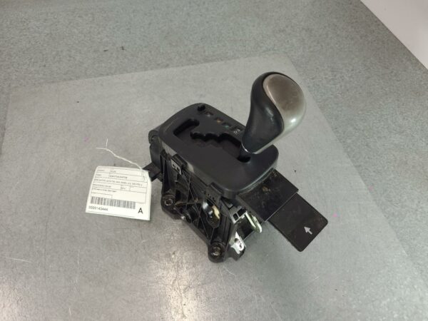 TOYOTA HILUX 2005-2013 GEAR STICK/SHIFTER GEAR SHIFTER, AUTO T/M, 4WD, DIESEL, 3