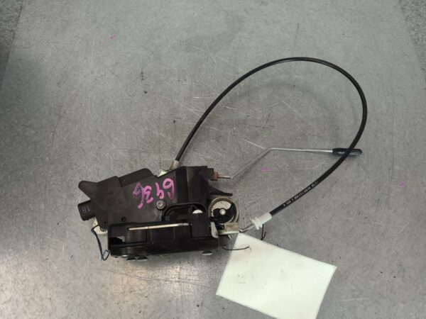 MERCEDES VITO 2004-2015 LOCK MECHANISM LEFT FRONT DOOR LOCK, 639, 04/04-02/15