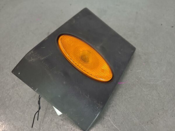 RENAULT MASTER 2011-2024 BODY/DOOR MOULD LH FRONT (UNDER FUEL FLAP), W/ REPEATER