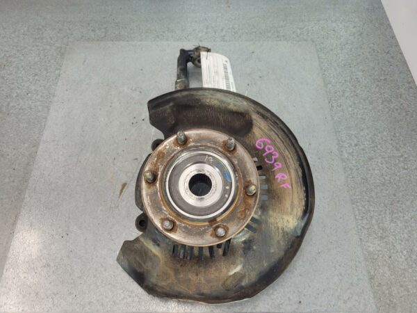 TOYOTA HILUX 2005-2015 RIGHT FRONT HUB ASSEMBLY 4WD, ABS TYPE, 02/05-08/15