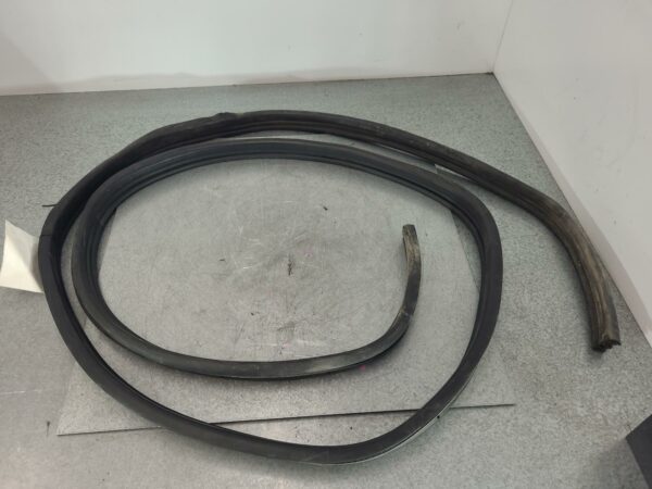 FORD TRANSIT BODY SEAL RUBBER LH FRONT RUBBER SEAL, VAN/CAB CHASSIS, VM, 07/06-0