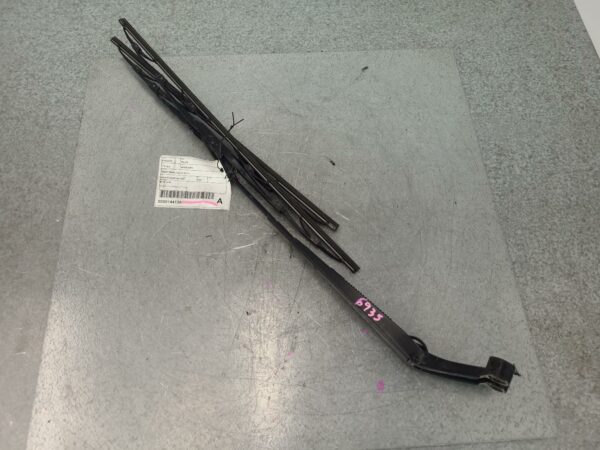 TOYOTA HILUX 2005-2011 WIPER ARM FRONT (PAIR), 03/05-06/11