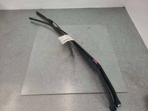 LDV DELIVER 9 2020-2024 WIPER ARM FRONT (PAIR), 07/20-