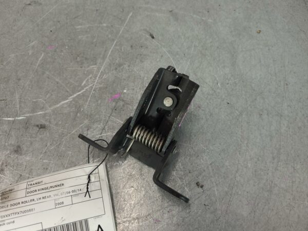FORD TRANSIT 2006-2014 DOOR HINGE/RUNNER MIDDLE DOOR ROLLER, LH REAR, VM, 07/06-