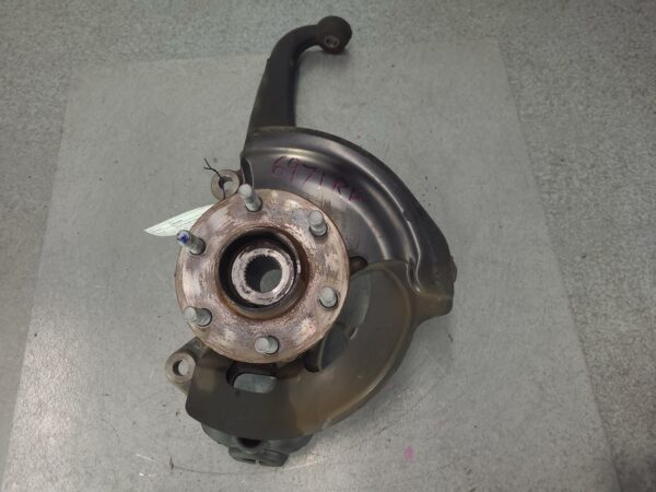 NISSAN NAVARA 2018-2024 RIGHT FRONT HUB ASSEMBLY NP300, LATE TYPE, 4WD, 02/18-
