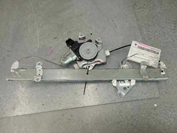 NISSAN NAVARA 2015-2024 LEFT FRONT WINDOW REG/MOTOR NP300, 04/15-