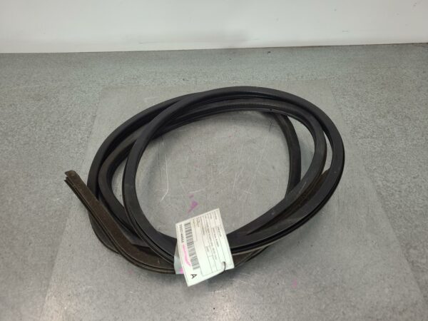 MERCEDES SPRINTER BODY SEAL RUBBER VAN, LH FRONT DOOR RUBBER SEAL, 05/00-10/06 0