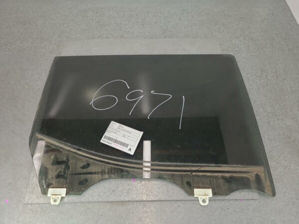 NISSAN NAVARA 2015-2024 RIGHT REAR DOOR WINDOW NP300, DUAL CAB, 04/15-