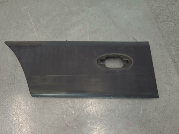 RENAULT MASTER 2011-2024 BODY/DOOR MOULD RH REAR (NEXT IN FRONT OF REAR WHEEL),