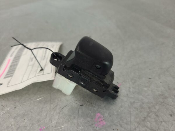 NISSAN NAVARA 2015-2024 POWER WINDOW SWITCH NP300, LH FRONT, 04/15-