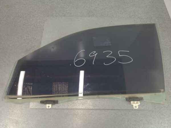 TOYOTA HILUX 2005-2015 LEFT FRONT DOOR WINDOW DUAL CAB, 03/05-08/15