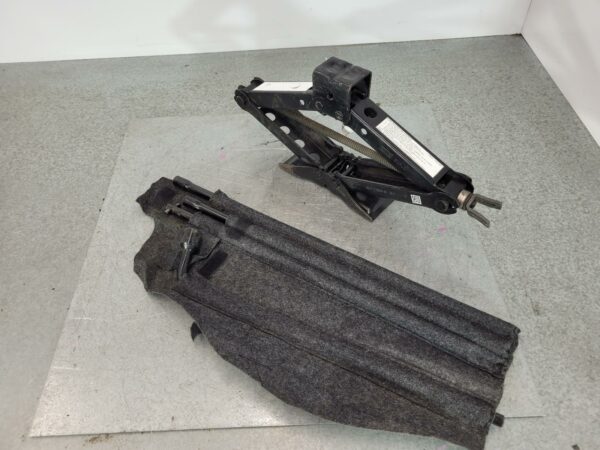 FORD RANGER 2011-2022 JACK/TOOL KIT PX, 06/11-04/22