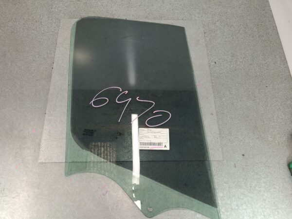 RENAULT MASTER 2011-2025 RIGHT FRONT DOOR WINDOW X62, 09/11-