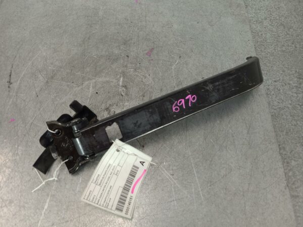 RENAULT MASTER 2011-2024 BOOTLID/TAILGATE HINGE BARN DOOR LIMITER (RH SIDE), X62