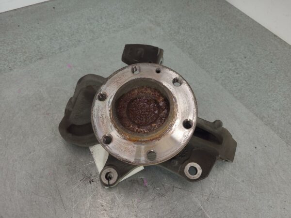 VOLKSWAGEN CRAFTER 2007-2017 LEFT FRONT HUB ASSEMBLY 02/07-07/17