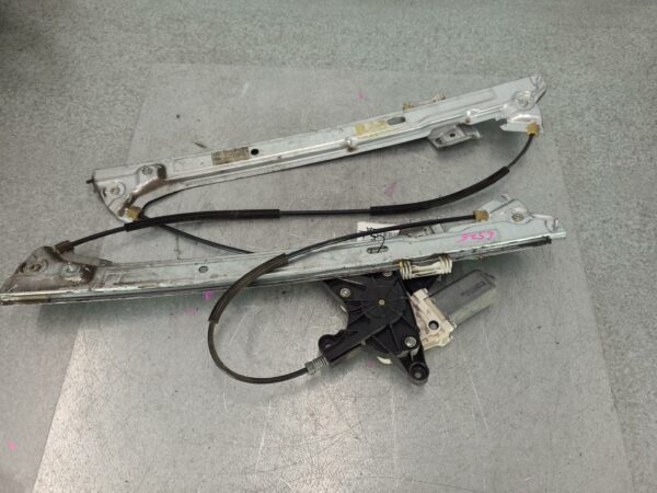MERCEDES VITO 2004-2015 RIGHT FRONT WINDOW REG/MOTOR 639, DOOR REG ASSY (REG AND
