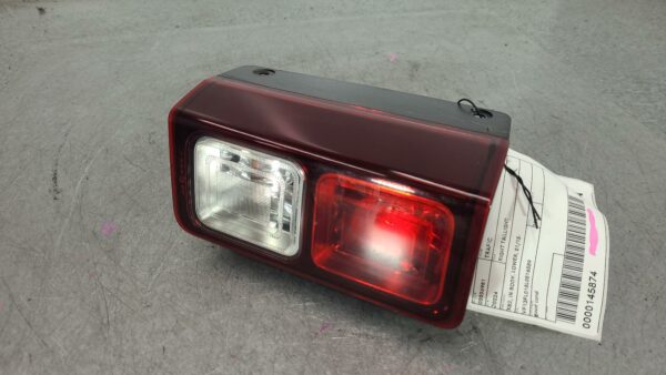 RENAULT TRAFIC 2015-2024 RIGHT TAILLIGHT X82, IN BODY, LOWER, 01/15-