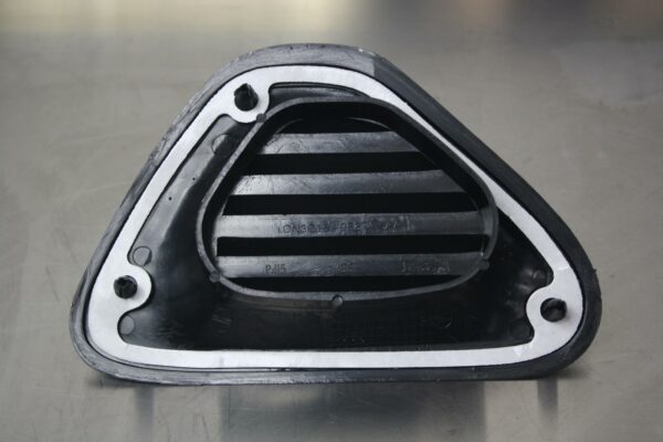 FORD TRANSIT 1996-2000 LEFT GUARD VF-VG GUARDS PLASTIC VENT ONLY  05/96-09/00