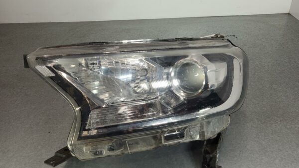 FORD RANGER 2015-2018 LEFT HEADLAMP PX SERIES 2, XLT/WILDTRAK, PROJECTOR TYPE, 0