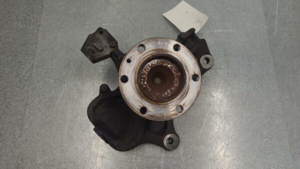 MERCEDES SPRINTER 2018-2024 LEFT FRONT HUB ASSEMBLY RWD, VS30, 05/18-