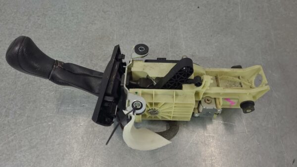 MERCEDES SPRINTER 2006-2013 GEAR STICK/SHIFTER GEAR SHIFTER, AUTO T/M TYPE, BLAC