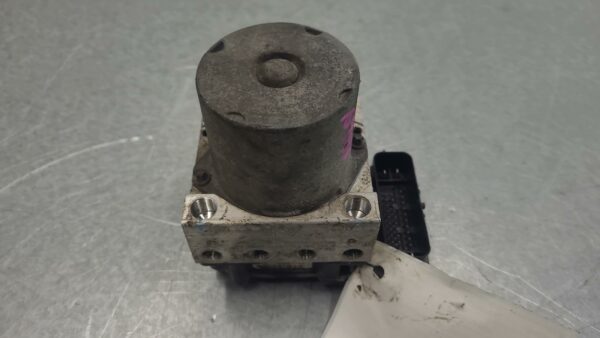 FORD TRANSIT 2006-2014 ABS PUMP/MODULATOR VM, RWD, P/N 6C112M110AD, NON TRACTION