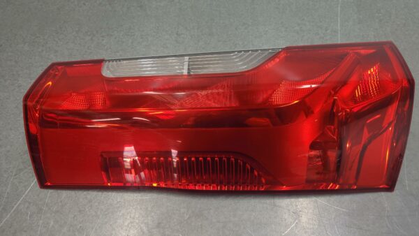 MERCEDES SPRINTER 2018-2024 LEFT TAILLIGHT VS30, IN BODY, VAN, W/ HALOGEN TYPE,