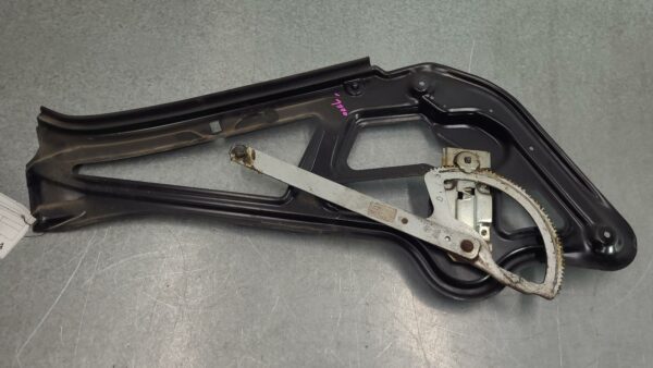 MERCEDES SPRINTER 1998-2006 RIGHT FRONT WINDOW REG/MOTOR MANUAL, 02/98-10/06
