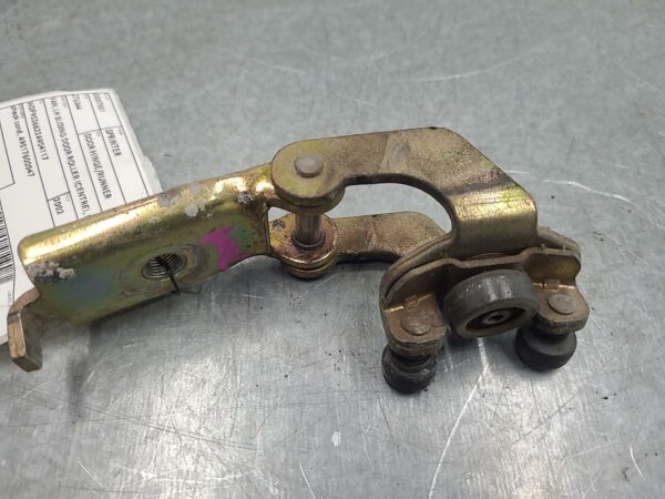 MERCEDES SPRINTER 1998-2006 DOOR HINGE/RUNNER VAN, LH SLIDING DOOR ROLLER (CENTR