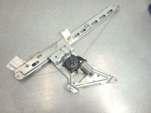 MERCEDES SPRINTER 2018-2025 RIGHT FRONT WINDOW REG/MOTOR VS30, 05/18-