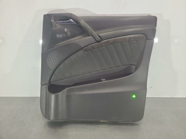 MERCEDES VIANO 2011-2014 DOOR TRIM RH FRONT, LEATHER, BLACK, 03/11-12/14