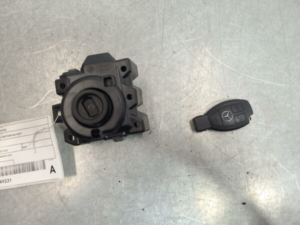 MERCEDES VITO 2015-2025 IGNITION W/ KEY 447, 03/15-