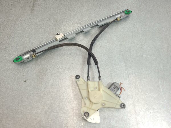RENAULT MASTER 2011-2024 RIGHT FRONT WINDOW REG/MOTOR X62, POWER, 09/11-