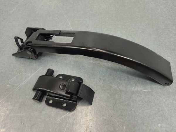 MERCEDES SPRINTER 2018-2024 BOOTLID/TAILGATE HINGE BARN DOOR LIMITER, 180 DEGREE
