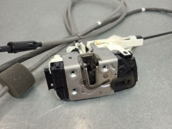 MERCEDES SPRINTER 2018-2024 LOCK MECHANISM VS30, LEFT SLIDE DOOR LOCK, 05/18-
