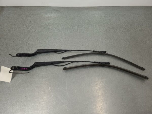 MERCEDES SPRINTER 2006-2018 WIPER ARM FRONT (PAIR), NCV3, 10/06-04/18