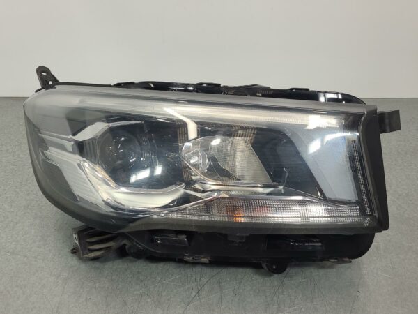 LDV DELIVER 9 2020-2024 RIGHT HEADLAMP HALOGEN TYPE, 07/20-