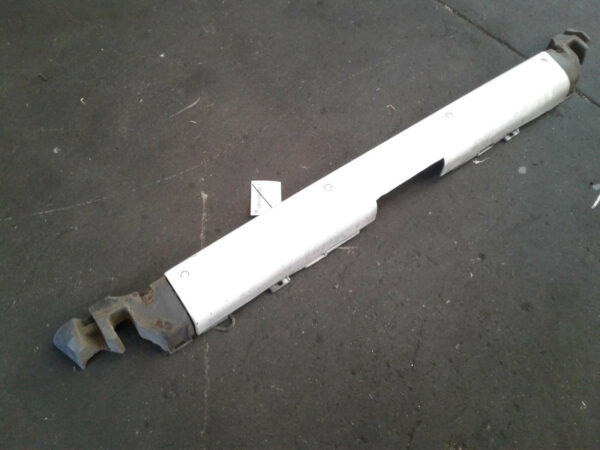 MERCEDES BENZ VITO 639 04/2004-02/2015 REAR BUMPER BAR CENTRE WHITE