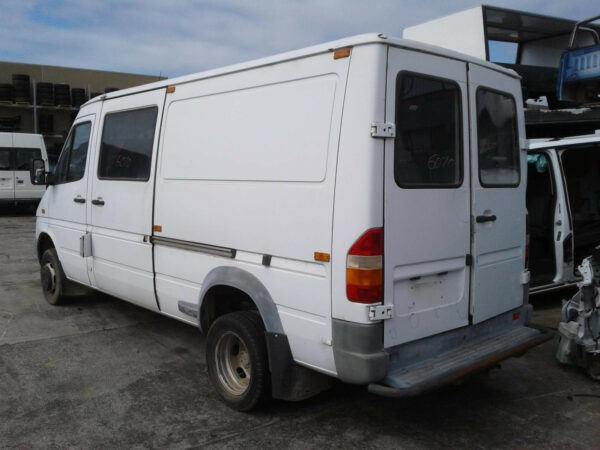 MERCEDES BENZ SPRINTER 02/1998-10/2006 REAR BARN DOOR GLASS LEFT