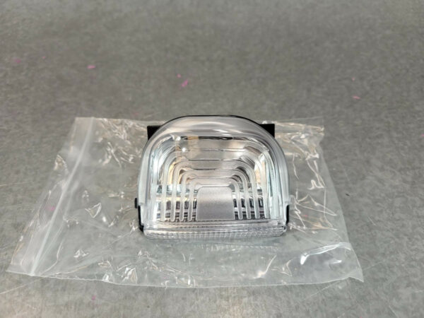 MERCEDES BENZ SPRINTER 05/2018-2024 NEW LEFT DOOR MIRROR INDICATOR LENS ONLY