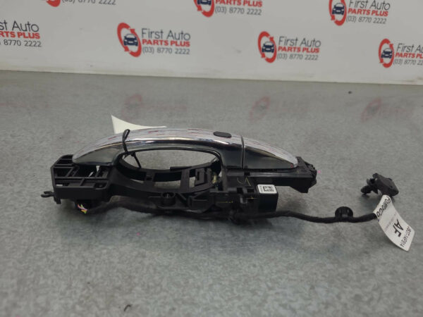 FORD RANGER 06/2011-04/2022 DOOR HANDLE OUTER LEFT FRONT W/ KEYLESS ENTRY TYPE