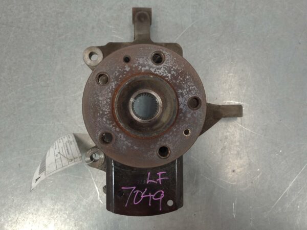 RENAULT TRAFIC 2015-2025 LEFT FRONT HUB ASSEMBLY X82, 01/15-